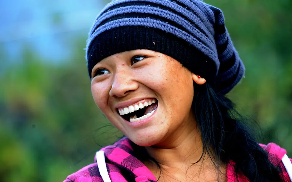 Freudenstrahlen im Gesicht von Rashmi - sie kann zur Schule gehen | © UNICEF/Karki Rashmi freut sich über ihren Schulbesuch - denn Bildung ist ihr wichtig