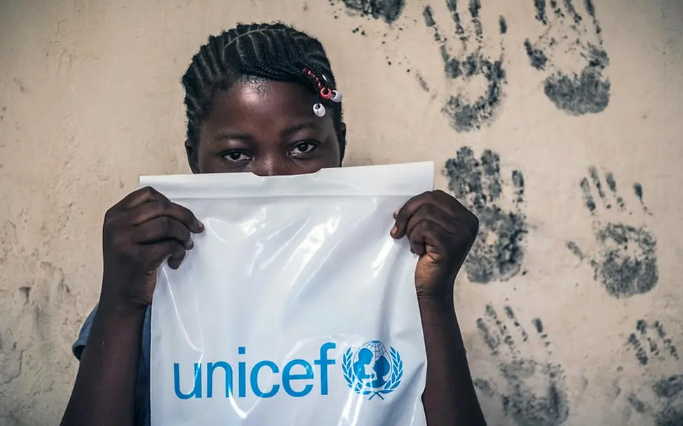 Schulbildung für die Kinder der Zentralafrikanischen Republik | © UNICEF/Sokhin UNICEF richtet Schulräume ein und bildet Lehrer aus.