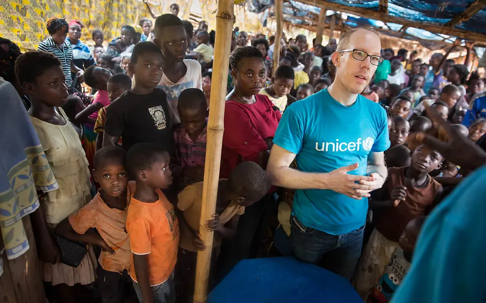 Gabriel Vockel während einer Feldmission in der Provinz Bandundu zur Unterstützung von Binnenvertriebenen.