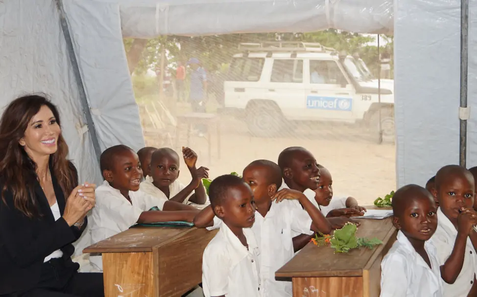 Stiftungsvorständin Tessa Page in der Zeltschule Tshimpidinga. © Susanne Stocker DSC00589_DRC_Susanne_Stocker_klein