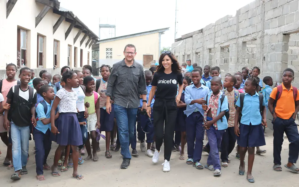 Tessa Page und Thomas Rebbe in Beira Tessa Page und Thomas Rebbe in Beira