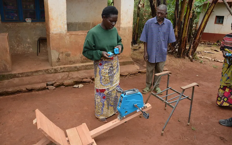 Tret-Generator zum Aufladen der Birnen Burundi: Tret-Generator zum Aufladen der Birnen