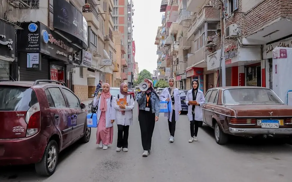 Masern: In Ägypten klären Helfer über Masern auf | © UNICEF/Ahmed Mostafa Masern gefährlich: In Ägypten klären Helferinnen über die Masernerkrankung auf