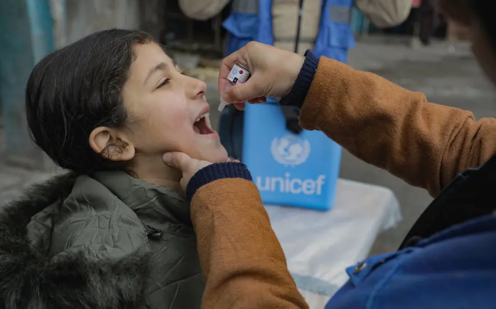 Polio Impfungen in Gaza | © UNICEF/ Nateel In Gaza-Stadt wird ein Kind gegen Polio geimpft.