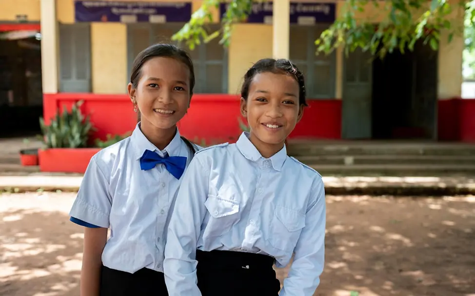 Welttoilettentag 2025: Schülerinnen erzählen von sauberen Schultoiletten in Kambodscha | © UNICEF/Rotzoll Welttoilettentag 2025: Saubere Schultoiletten in Kambodscha