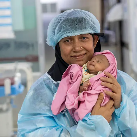 © UNICEF/Mojumder Kindersterblichkeit: Bangladesch Frühgeborenes und Mutter