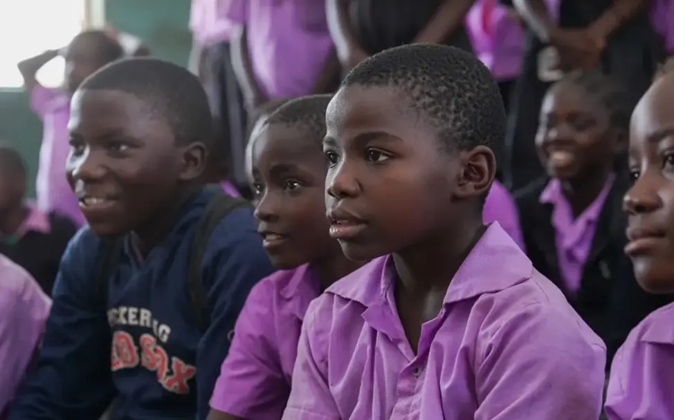 Patrick in der Aufholklasse in Chembe.