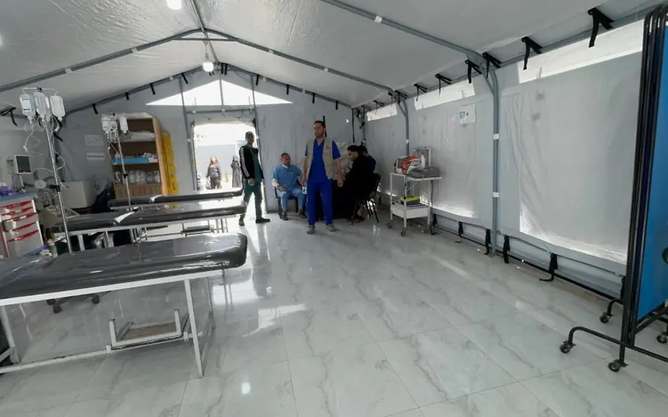 Nothilfe-Zelt: Familien in Gaza werden hier versorgt. 