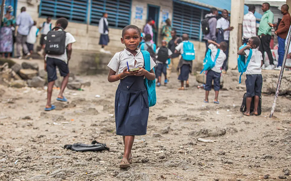 Kinder im Ostkongo: Kinder auf einem Schulhof in Nord-Kivu