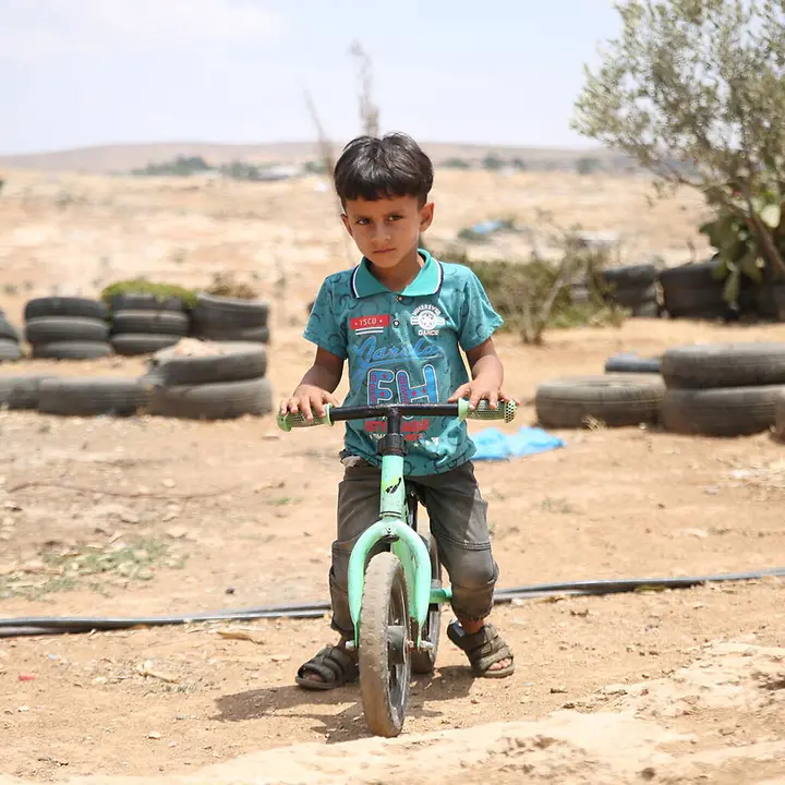Aufwachsen im Westjordanland: Ein palästinensischer Junge auf einem Fahrrad im südlichen Hebron. 