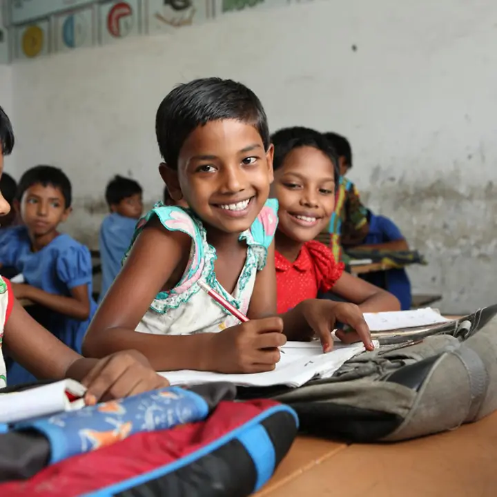 Let Us Learn | © UNICEF/BANA2013-01251/Kiron Let Us Learn